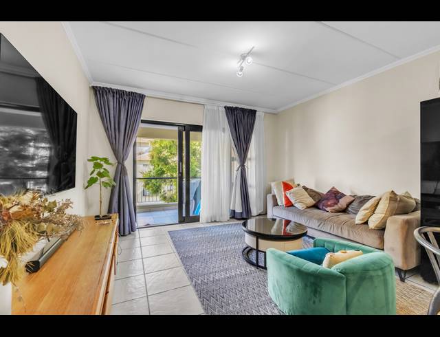 2 BEDROOM APARTMENT FOR SALE IN SUNNINGHILL